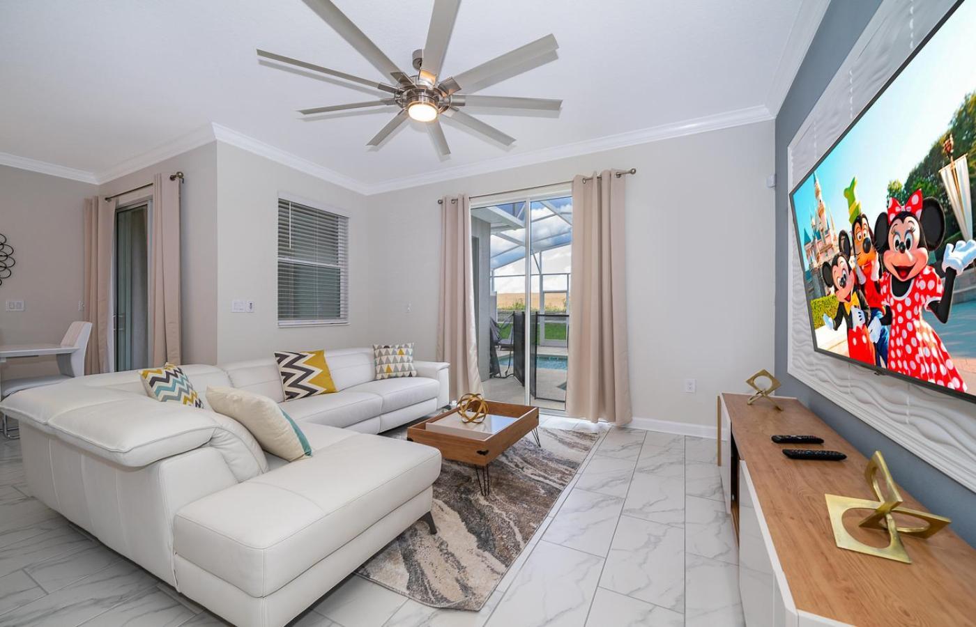 Luxury 18 Minutes Away From Disney! Holiday home Kissimmee